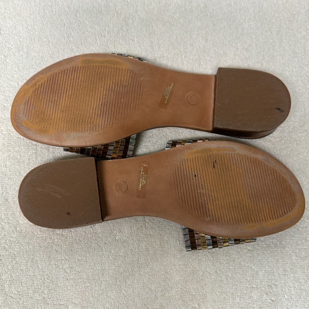 Bella Vita Eli-Italy Metallic Sandal - Picture 12 of 16